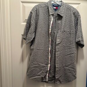 Tommy Hilfiger Gray Patterned Button-Up Shirt